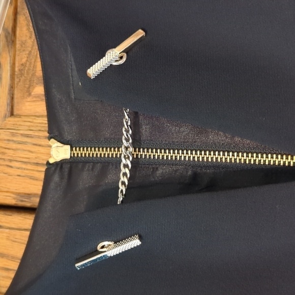 Ted Baker London Women's Dress Black Toggle Chain Gold Hardware LBD Size 3 8 10 - Picture 6 of 13